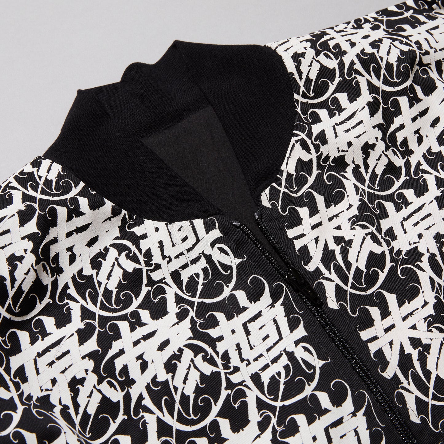 BOMBER JACKET / TAYĒR STUDIOS X OSCURO